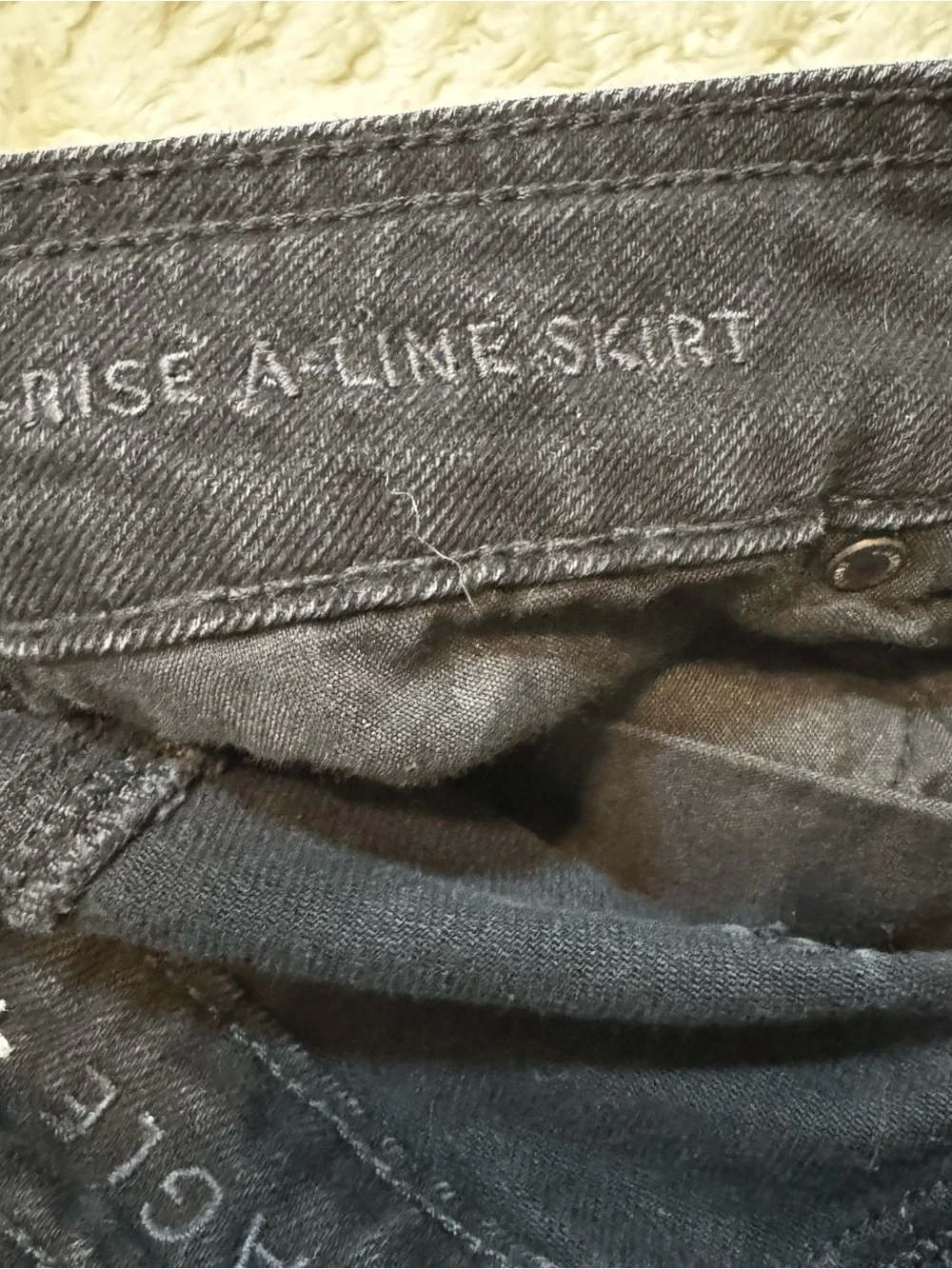 American Eagle Black Denim Button Front Mini Skirt High Rise A-Line Size 2 - Picture 4 of 6